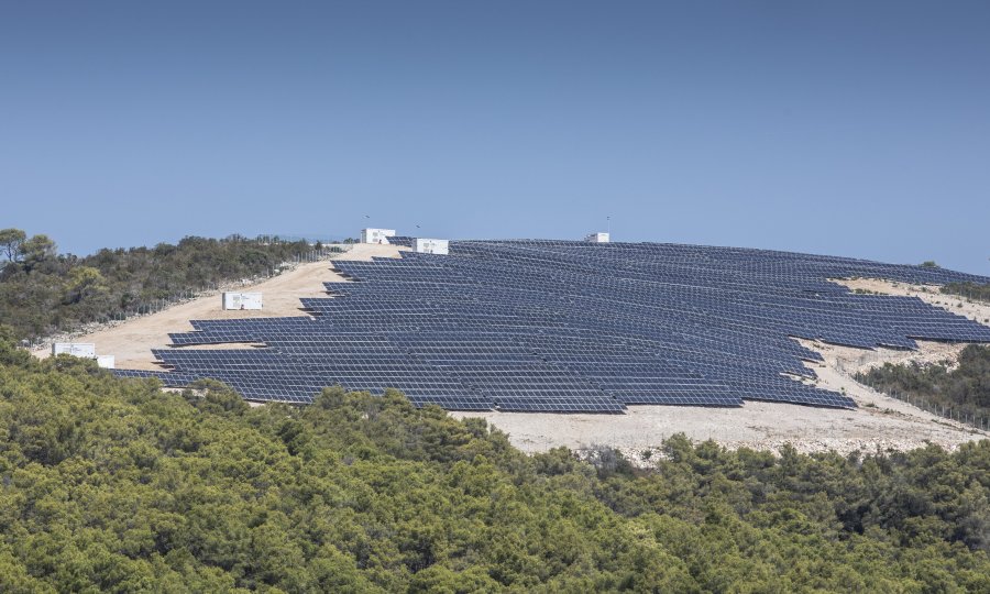 S radom počela najveća solarna elektrana u Hrvatskoj, proteže se na pet hektara i vrijedna je 31 milijun kuna