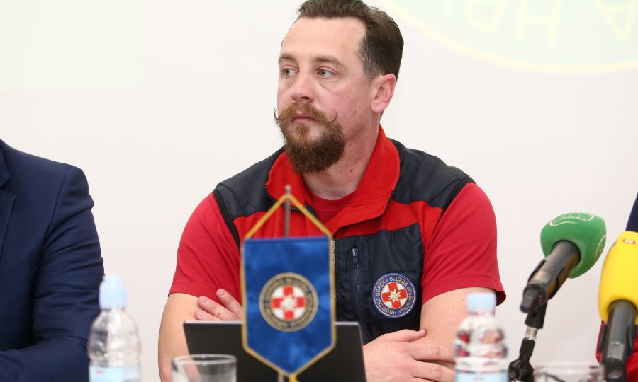 Šef HGSS otkrio kako su pronašli obitelj koja tri dana nije jela, a s druge strane njihove kuće Crveni križ kuha obroke