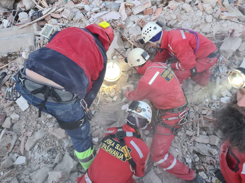 Anonimni donator poklonio terenac HGSS-u jer su mu spasili suprugu s Biokova