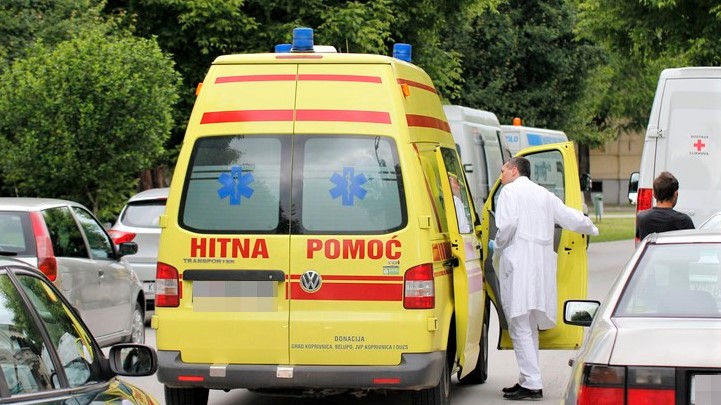 Sramotne scene na niželigaškim terenima! Mortus pijani gledatelj staklenom bocom punom piva pogodio redara u glavu