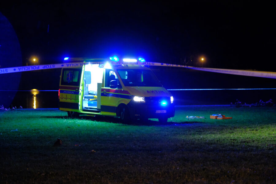 Vozilo hitne pomoći naletjelo na maloljetnice na Bundeku