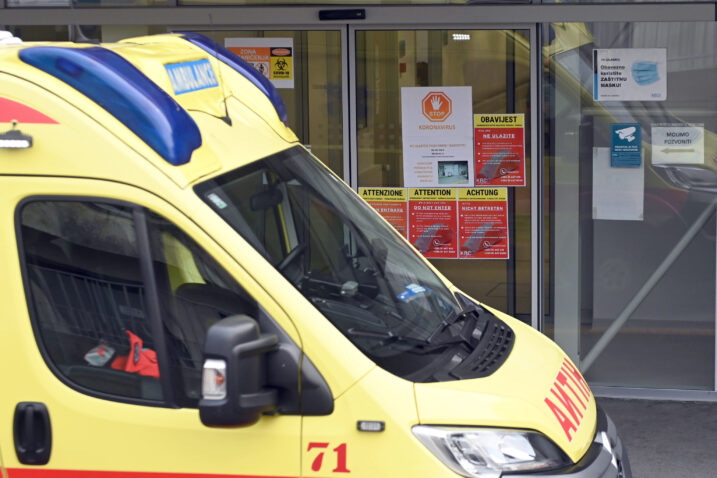 Teške ozljede više organskih sustava kod troje mladih stradalih u eksploziji u Kninu