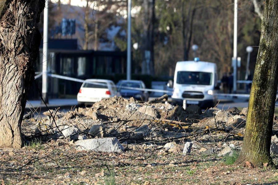 SVI PERU RUKE Oglasili se Rusi: 'Dron koji je pao u Zagrebu trebao je letjeti za Krim. Može nositi do jedne tone eksploziva'. Ukrajinci: 'Nemamo veze s tom letjelicom!'