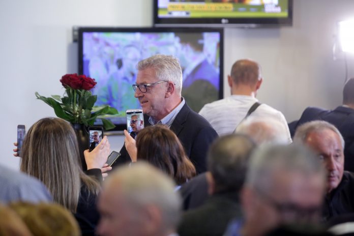 OSTOJIĆ DIJELIO DRŽAVLJANSTVA MIMO ZAKONA?