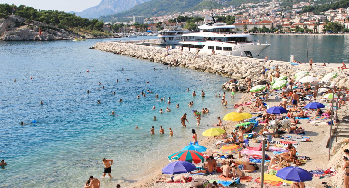 KAO DA SMO SE VRATILI U OSAMDESETE: Novac koji kući šalju “gastarbajteri” premašio zaradu od turizma!