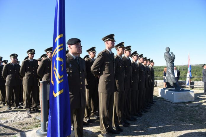 VOJSKA SE SPREMA ZA NADZOR GRANICE! Hrvatska dočekuje desetke tisuća “migranata” koje je Erdogan poslao na Europu!