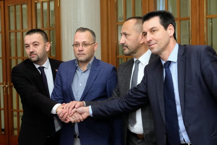 (FOTO) HDZ u panici – Suverenisti potpisali koalicijski sporazum, podržali Škoru: “Idemo po 15 mandata, bez nas nema nove vlade”