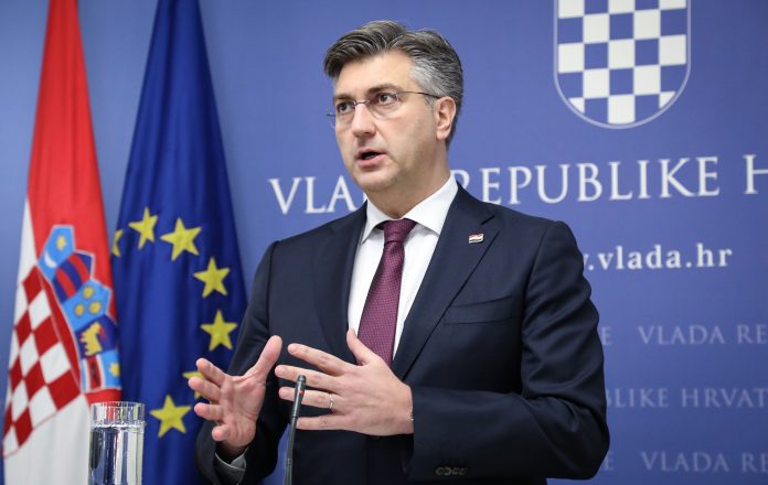 Plenković se ogradio od podrške Julienne Bušić Kolindi