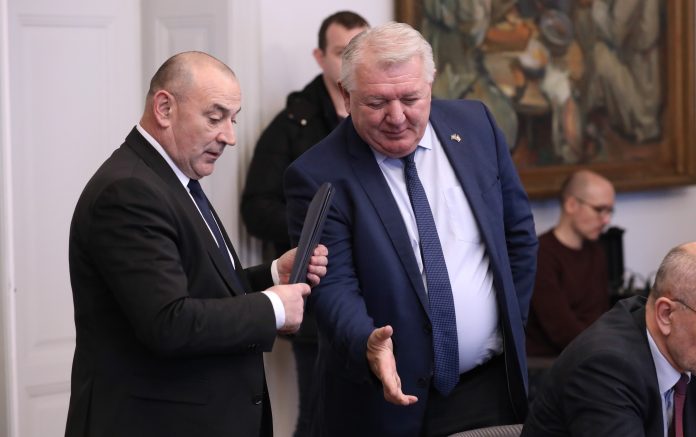 Đakić Staziću: “Što bi bilo da je netko rekao da mi 95. nismo dovršili posao”? ODBOR ZA RATNE VETERANE uz zabranu ustaških traži zabranu četničkih i komunističkih simbola