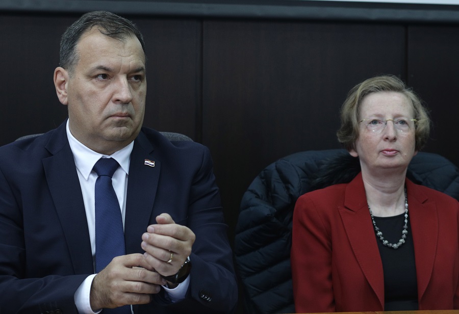 STOŽER: KONTROLIRAT ĆEMO NOĆNE KLUBOVE, MASKE OSTAJU PREPORUKA