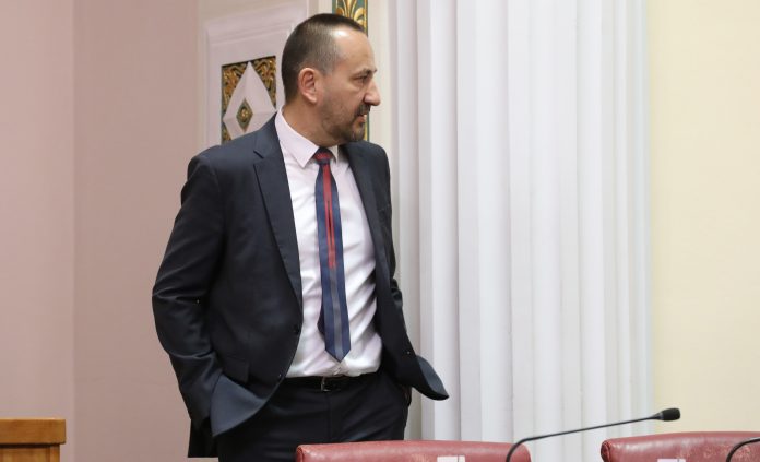 ZEKANOVIĆ: “Sabor uopće ne raspravlja o temi koja potresa svijet, najvećoj krizi novijeg doba”