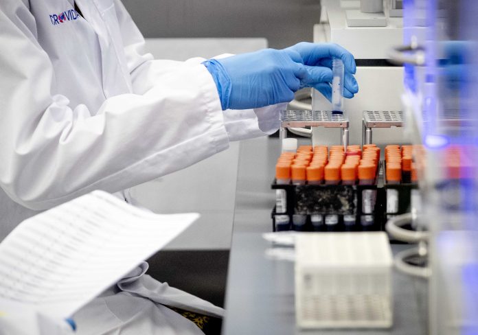 Znanstvenici otkrili: Postoje ljudi kojima korona ne može ništa