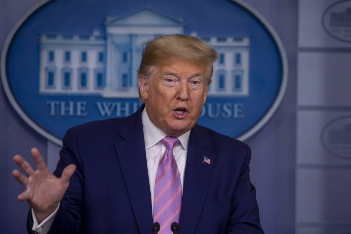 Donald Trump zaratio sa Twitterom: “Twitter u potpunosti guši SLOBODU GOVORA, i ja, kao predsjednik, neću to dopustiti!”