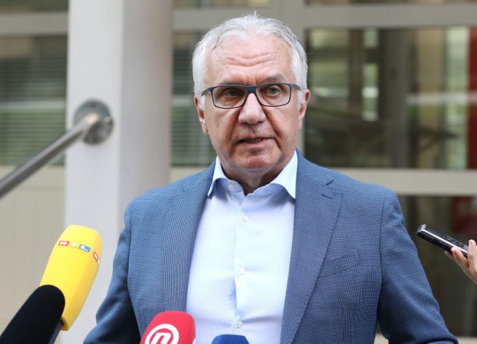 SDP: OSTOJIĆ DAO OSTAVKU, SABO SE MORA POVUĆI