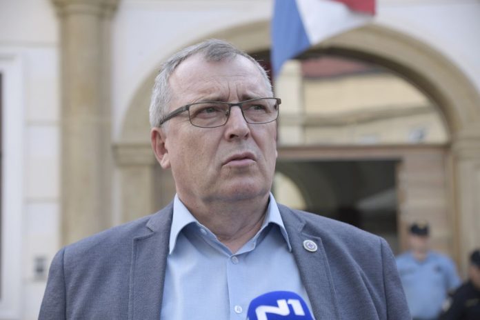 Capak otkrio zašto je važno da je dnevni broj oboljelih manji od 50 i što je sada veći izvor zaraze od svadbi