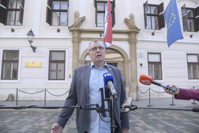 Capak se izvanredno obratio javnosti: Evo što je poručio