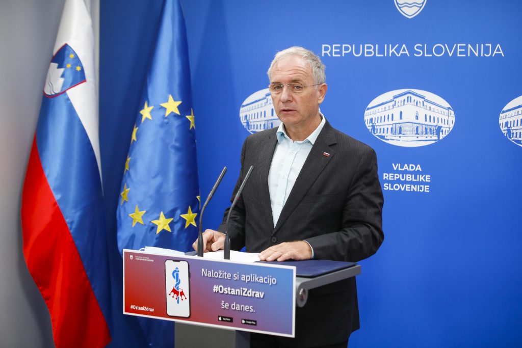 U Sloveniji od sutra policijski sat u noćnim satima, zabranjene mise i vjenčanja