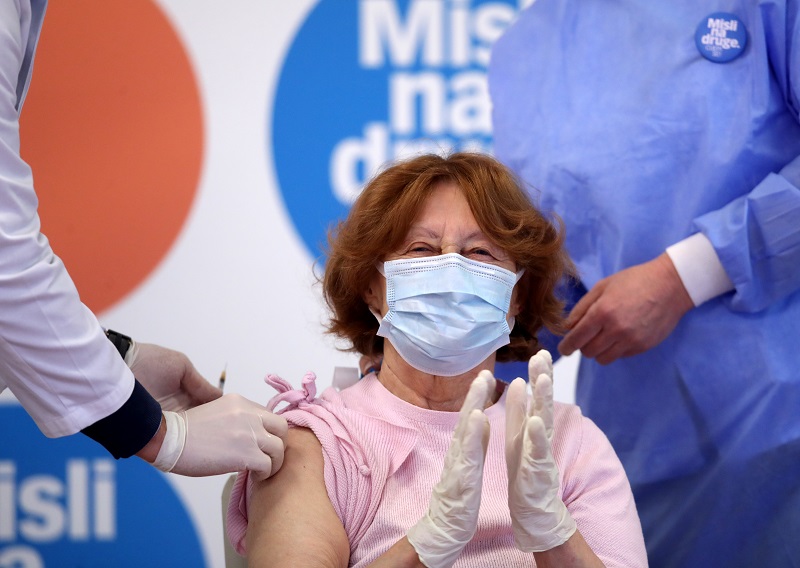 CAPAK: “Imali smo ozbiljne alergijske reakcije”, komentirao slučaj liječnice iz Bjelovara: “Nije imala reakciju na cjepivo, nego…”