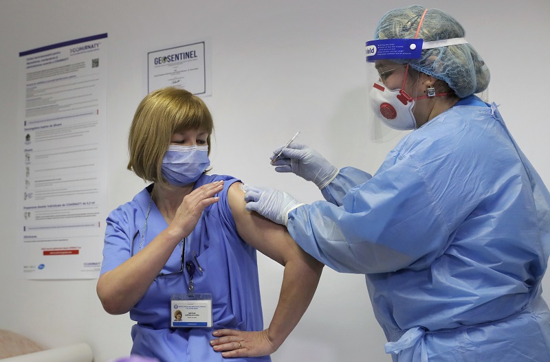 Potpuni slom sustava Cijepise.hr: Građani koji su se prijavili putem weba uopće se ne cijepe