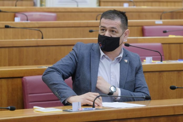 Spajić: ‘Premijer će braniti Beroša iako bi ga najradije bacio u korupcijski koš’