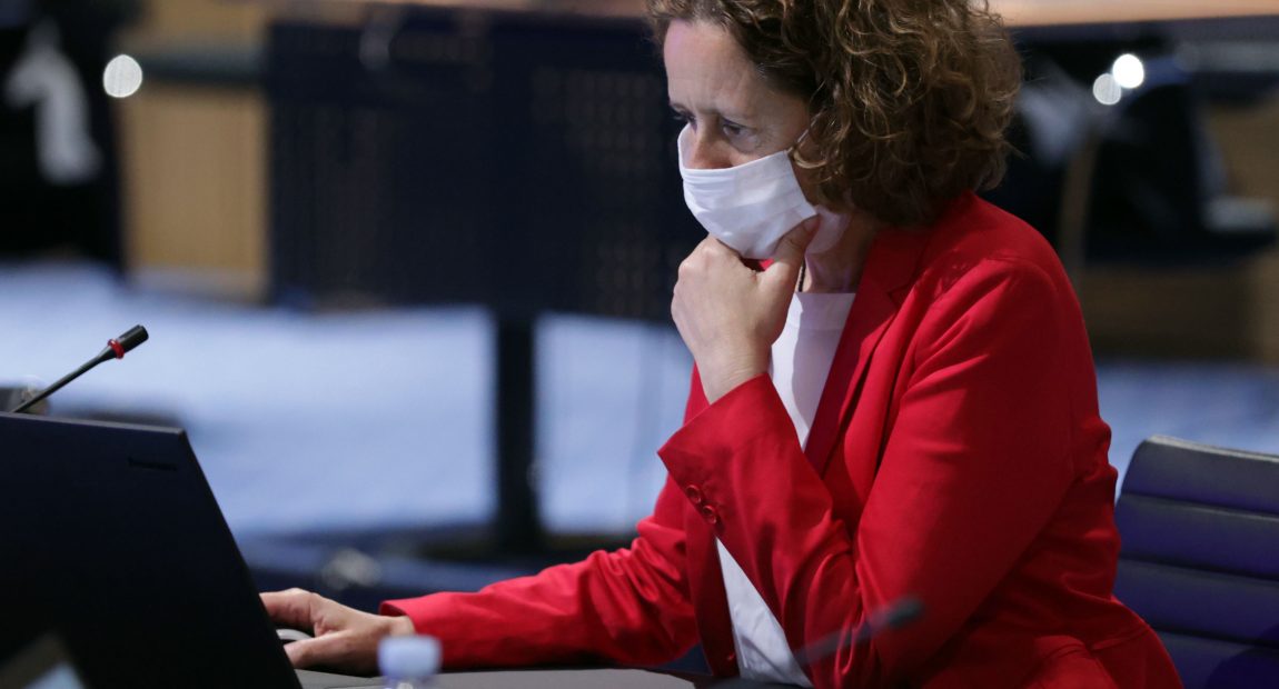 OBULJEN KORŽINEK: “NEĆE OSTATI SAMO NA NOTI, ponašanje Srbije je neprihvatljivo”