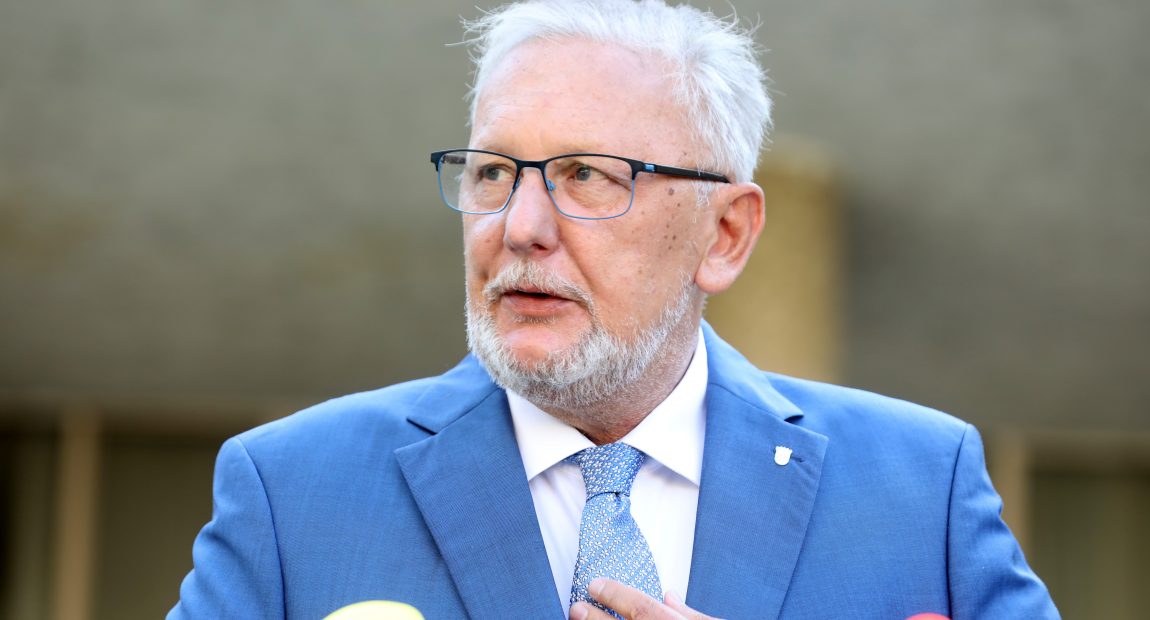 KREĆU KONTROLE: Policija će ulaziti u shopping centre, kafiće, javni prijevoz…