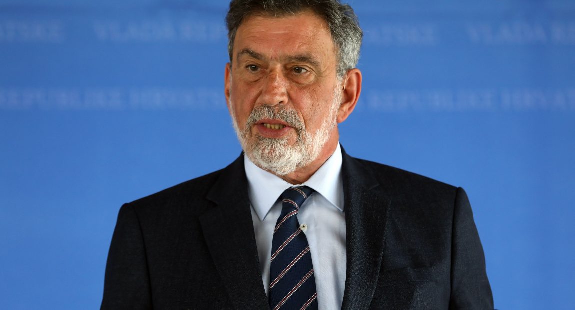 POČINJE ŠKOLA: Na roditeljske samo s covid potvrdom, učenici na hodnik samo s maskom!