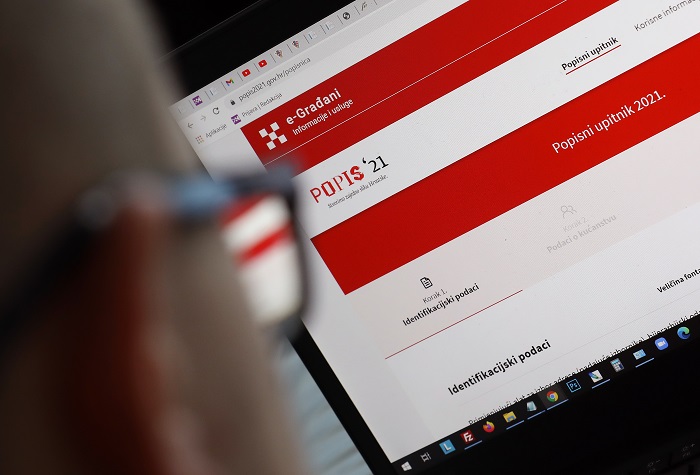 Popisivači odbijaju vratiti opremu zbog navodne neisplate naknade. Javio se DZS