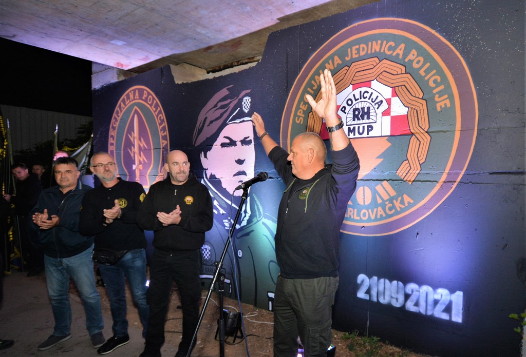 Evo kako je i službeno ‘otvoren’ mural za Hrastova: Napad Pupovca i Možemo