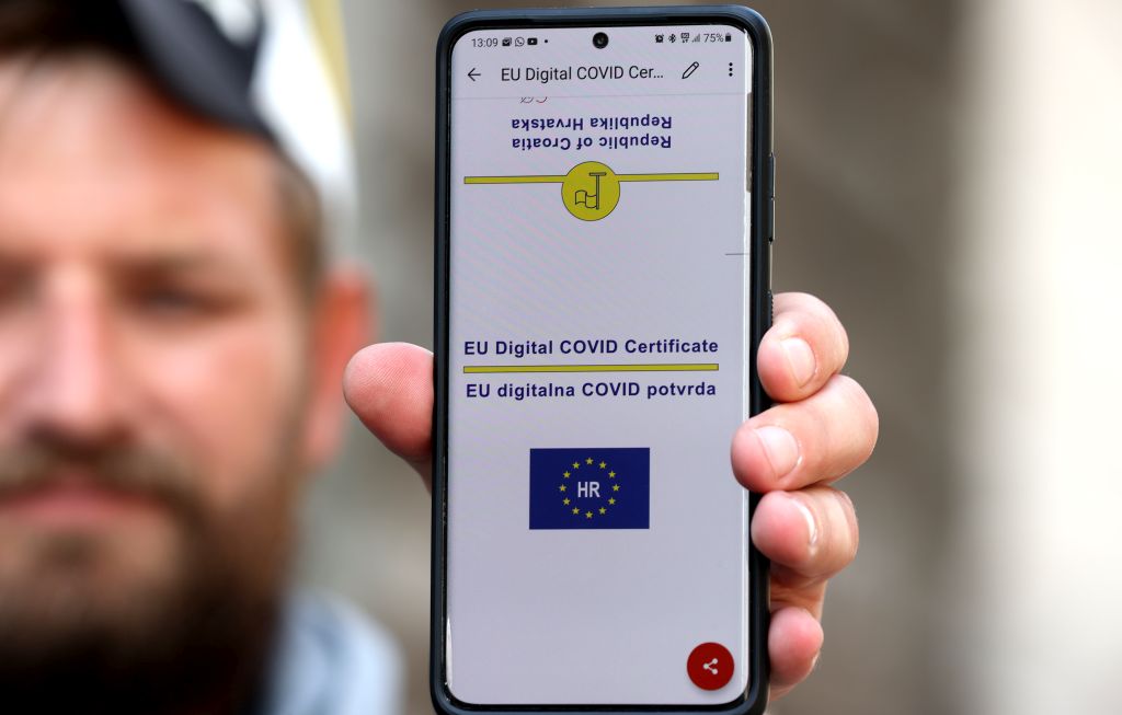 EK: Valjanost covid potvrda bit će bez vremenskog ograničenja