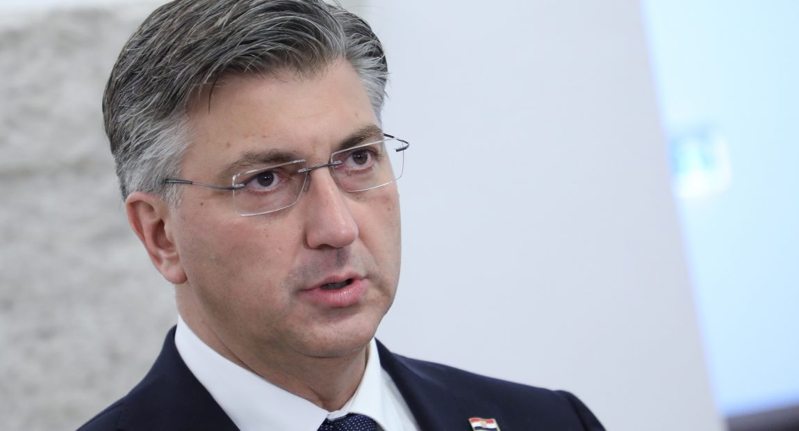 PRELAZIMO NA ONLINE NASTAVU! Plenković objavio!