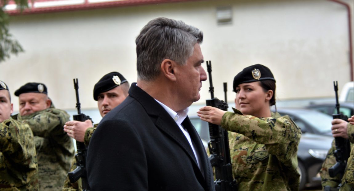 URED PRESDJEDNIKA OPTUŽIO BANOŽIĆA: “Vojnicima se ne isplaćuju dnevnice”