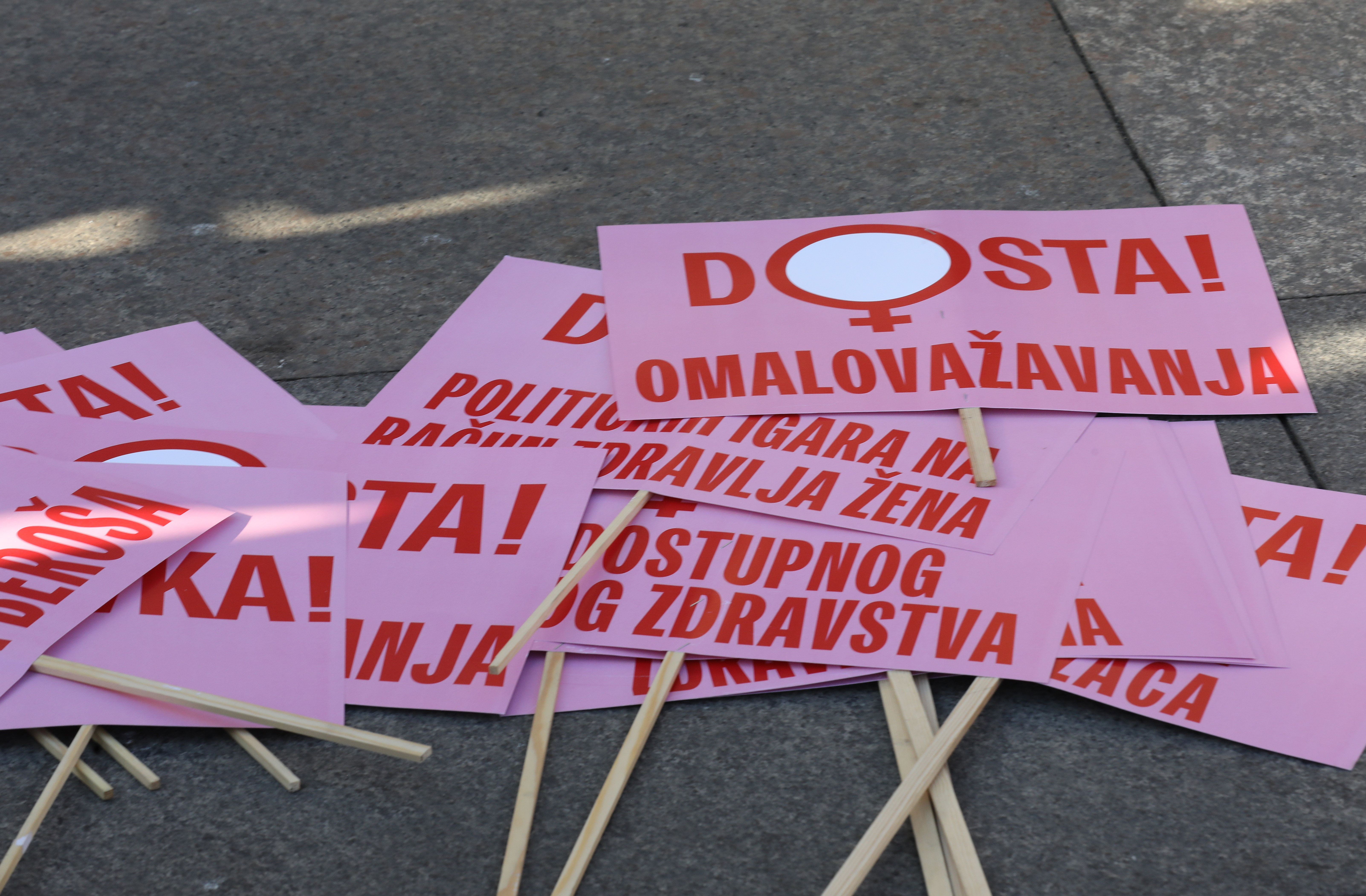 Zagreb: Više stotina prosvjednika traže da se prekid trudnoće zajamči i u praksi (2)