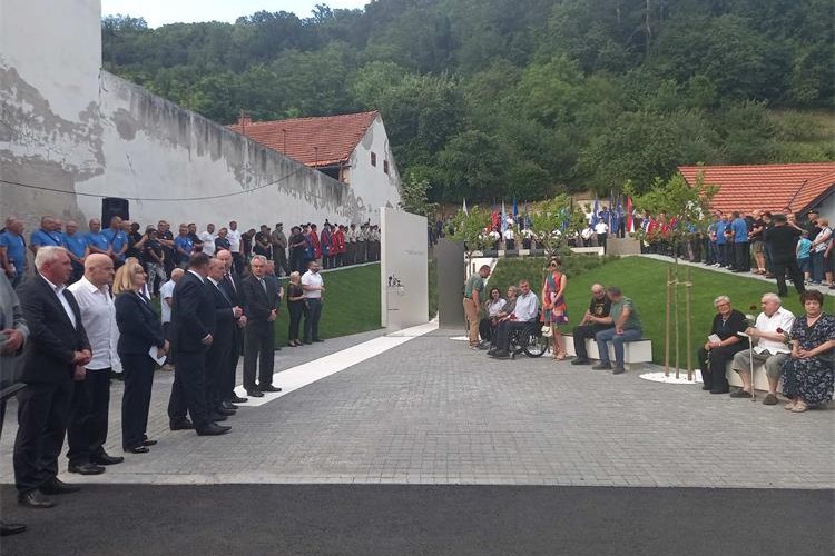 Ministar Medved na otvorenju spomen-obilježja hrvatskim braniteljima u Krapini