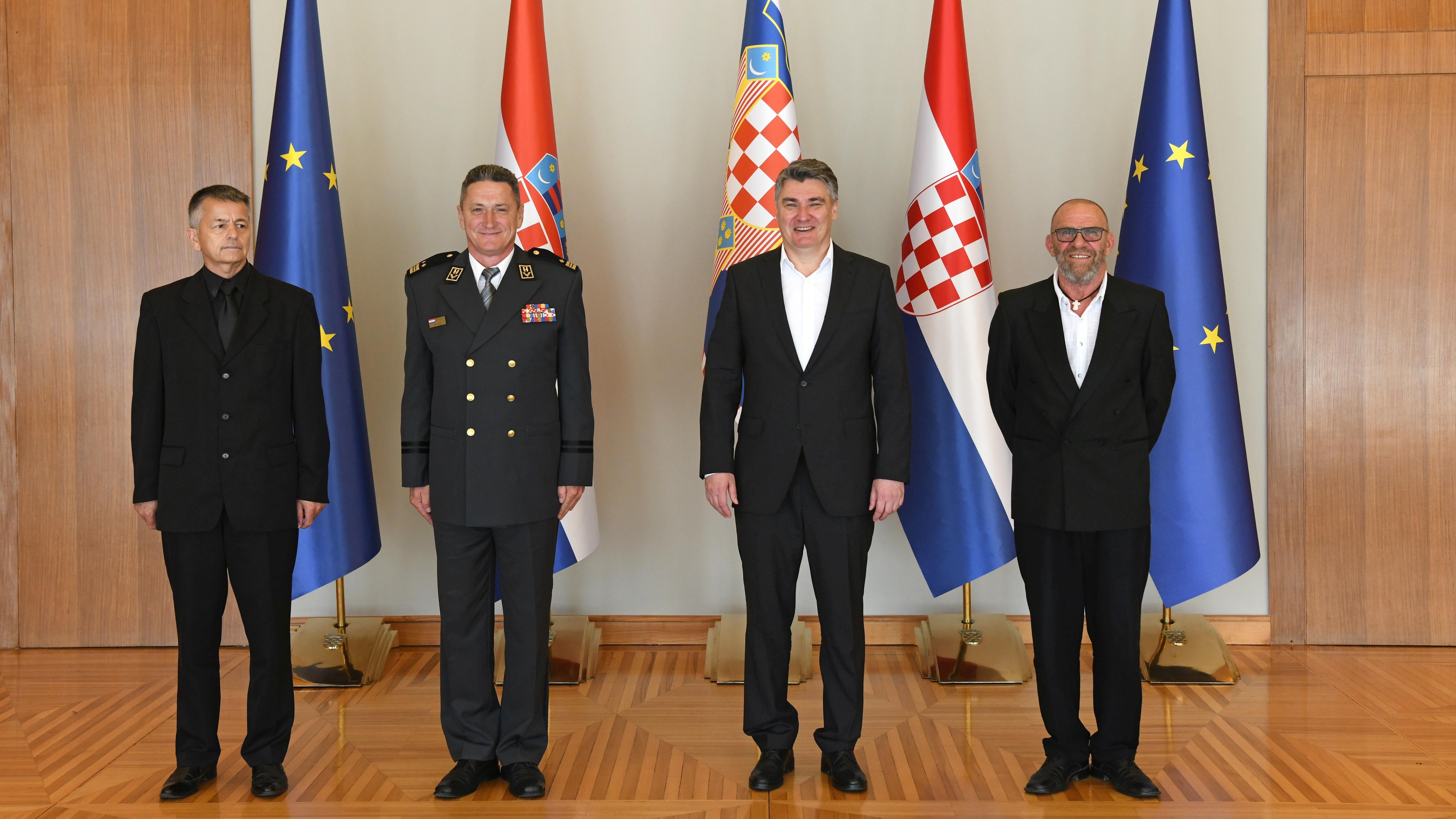 Predstavnici Udruge veterana 114. brigade HV-a izvijestili Milanovića o svom radu