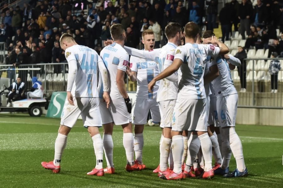 Rijeka u nevjerojatnoj utakmici došla do pobjede koja je ostavlja u igri za Europu, Varaždin ostao prikovan za dno
