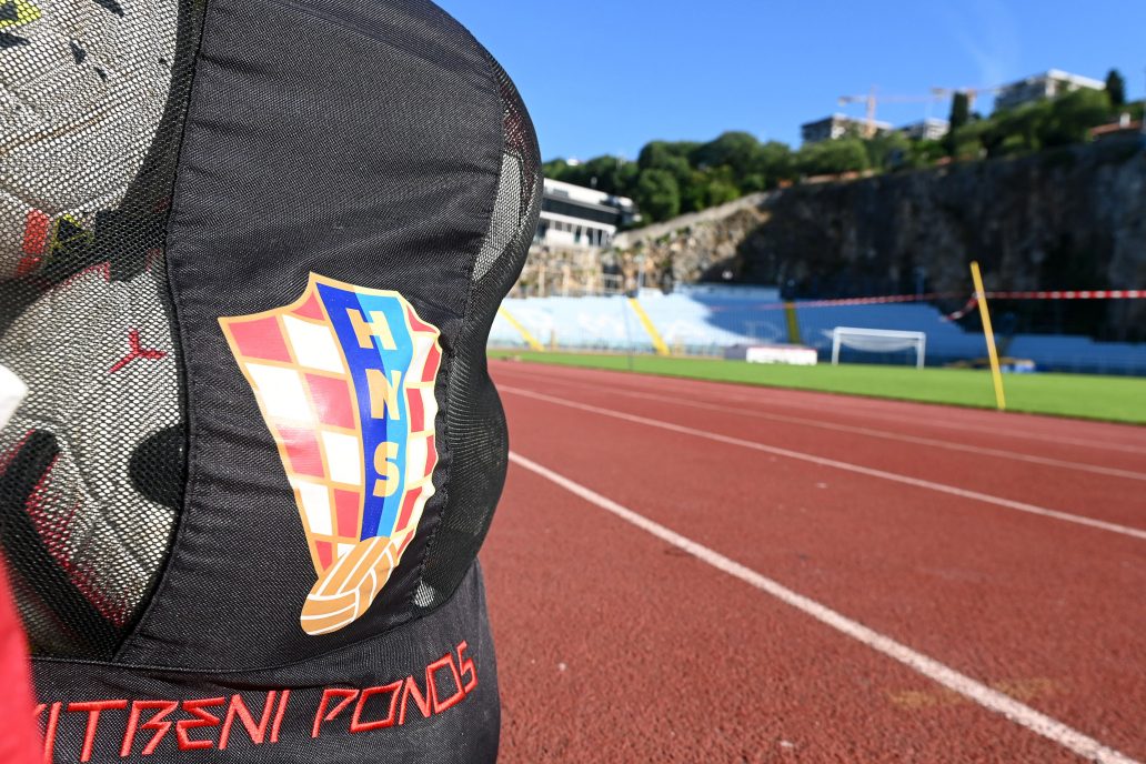 Hrvatski nogometni savez oglasio se oko “povijesnih zastava” Mađarske i vjeruje u dosljednost UEFA-e