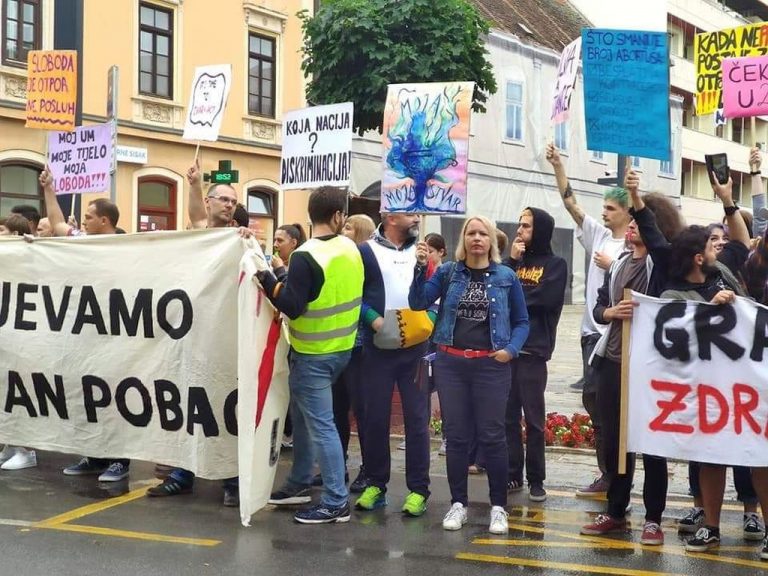 Sjećate li se? 2020. Hod za život u Sisku dočekali prosvjednici iz Rijeke