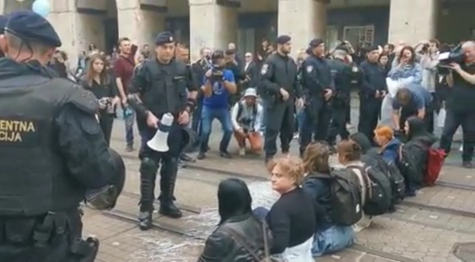 Prosvjednice protiv Hoda za život zaustavile kolonu u Zagrebu, intervenirala policija