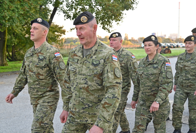 Ovi ljudi će pješačiti preko 300 km: ‘Možemo to izdržati, mi smo pobjednička vojska’