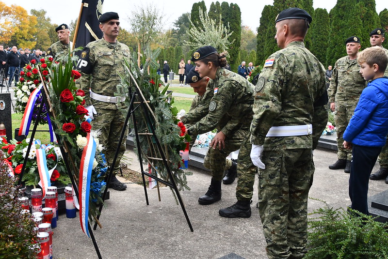 HODNJA ZA HEROJA I DOMOVINU – PRIPADNICI PUKOVNIJE VOJNE POLICIJE PREHODALI 307 KILOMETARA OD ZAGREBA DO VUKOVARA U ČAST BOJNIKU ALFREDU HILLU I SVIM POGINULIM BRANITELJIMA