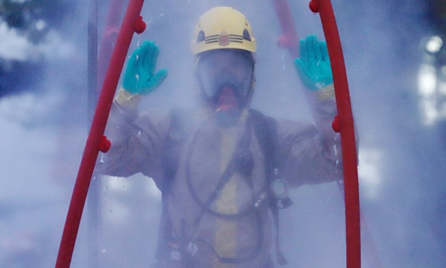 [VIDEO] Veliki požar u Svjetskom trgovinskom centru u Hong Kongu, desetine ljudi zarobljeno u zgradi