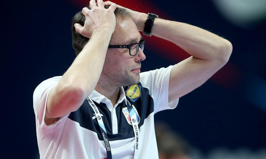 OČI U OČI  Izbornik Hrvoje Horvat u emisiji uživo bio suočen s neugodnim pitanjima; evo što je sve odgovorio Metličiću i Špremu