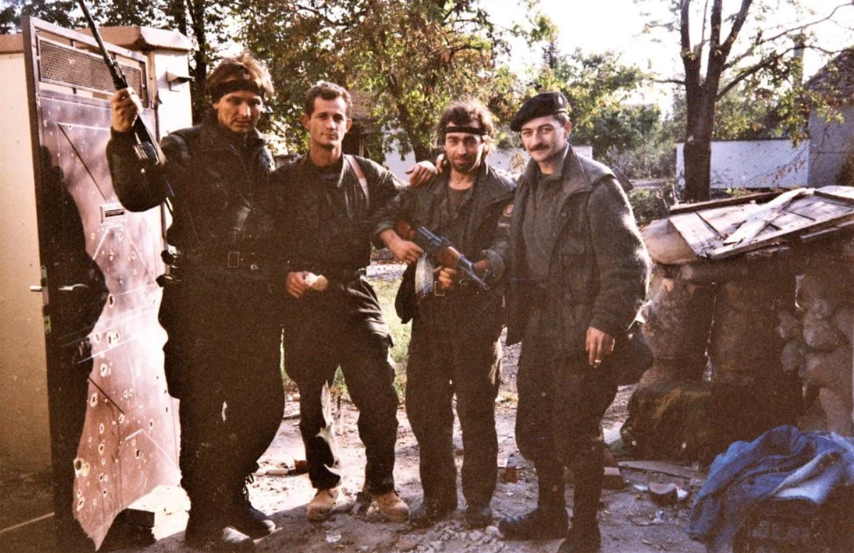 Tihomir Tomašić Tihica, nježan, sjetan i miran domoljub, velikogorički dragovoljac HOS-a, zločinački ubijen na Ovčari...