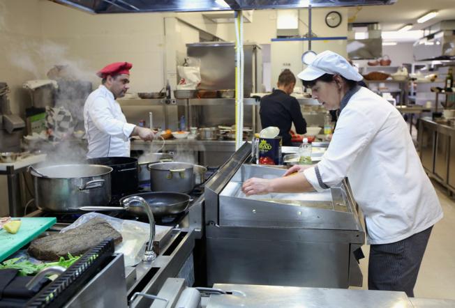 PRIPREME ZA TURISTIČKU SEZONU Poslodavci dosad zatražili 11.300 sezonaca, hotelijeri nude plaću i do 1600 eura