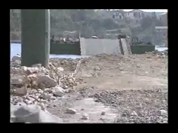 Srušen Maslenički most (1991.)