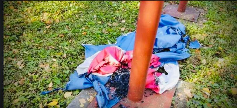 BUJICA EKSKLUZIVNO DOZNAJE: ‘Britanac’ koji je zapalio hrvatsku zastavu u Vukovaru je srpski ekstremist Aleksandar Crnadak!