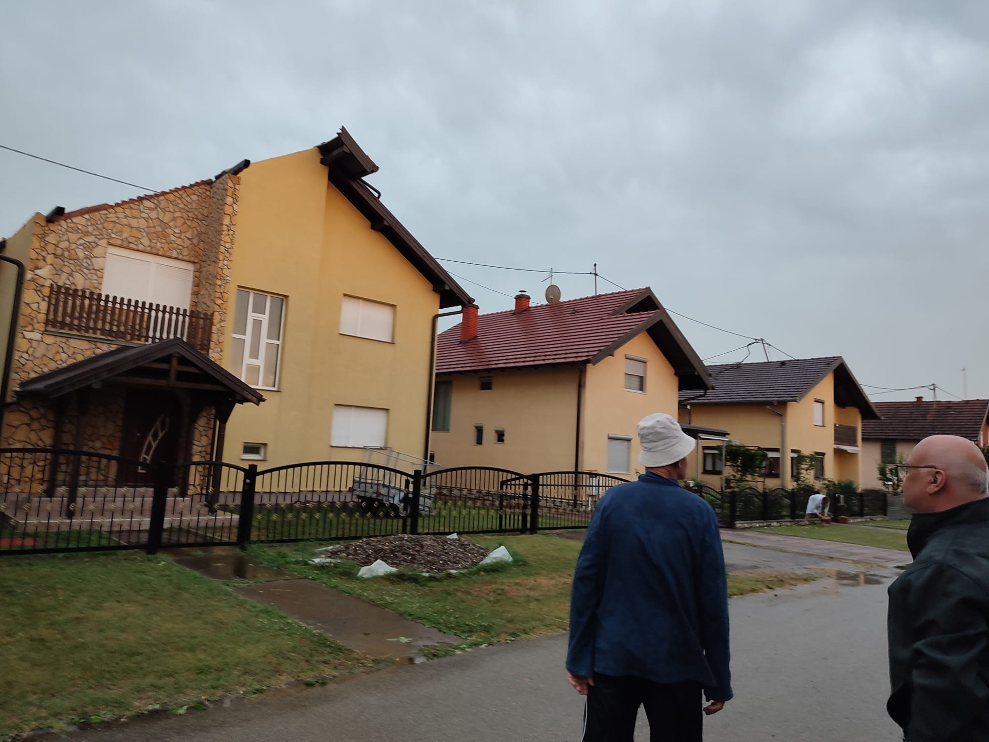 Oluja poharala i Slavoniju i Baranju, jedna osoba smrtno stradala