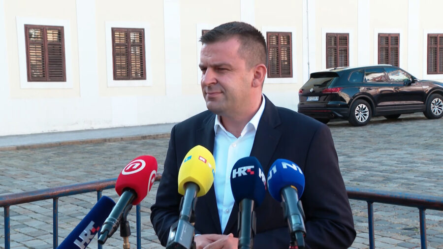 Hrebak nakon današnjeg sastanka s vladajućom koalicijom: “Ni iz braka se ne izlazi na prvoj svađi…”