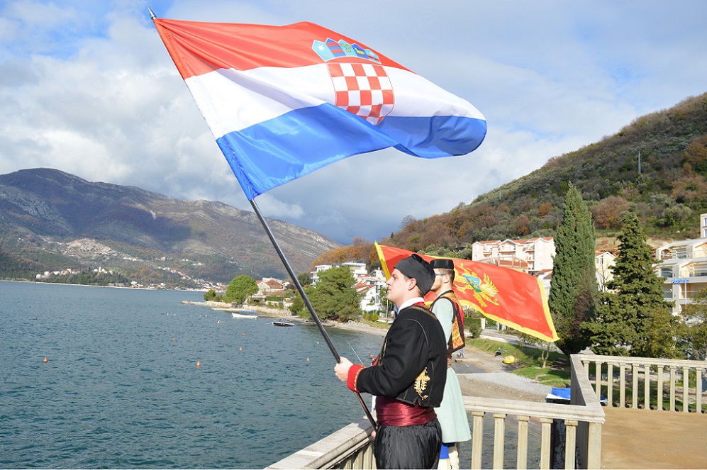 VELIKOSRPSKI NACIONALIZAM I NEGIRANJE HRVATSKOG IDENTITETA U CRNOJ GORI
